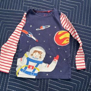 Mini Boden female astronaut in space applique long sleeve shirt size 5-6 years